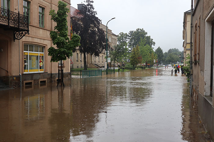 Hochwasser auf der Bischofserdaer Straße am 17. Juli 2021 Hochwasser auf der Bischofserdaer Straße am 17. Juli 2021
