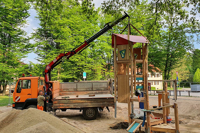 Installation des neuen Spielgerätes Installation des neuen Spielgerätes