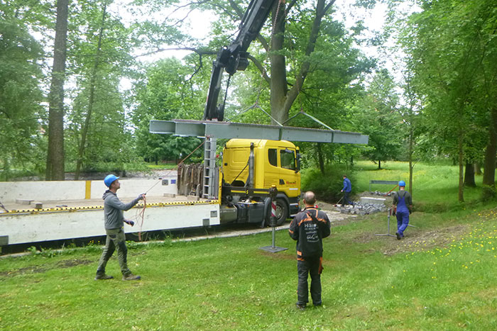 Installation der Stahlkonstruktion Installation der Stahlkonstruktion