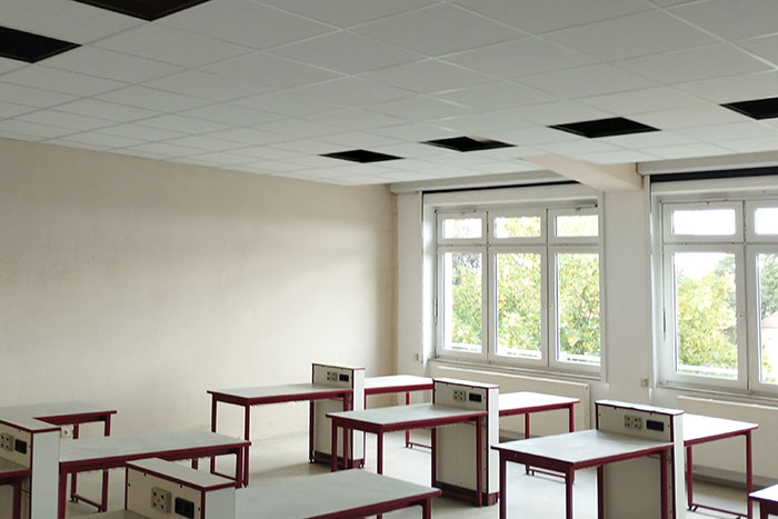 Neue Schallschutzdecke im Physikkabinett